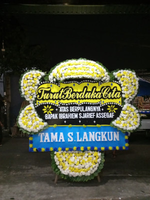 Papan Bunga Duka di Wargaluyu